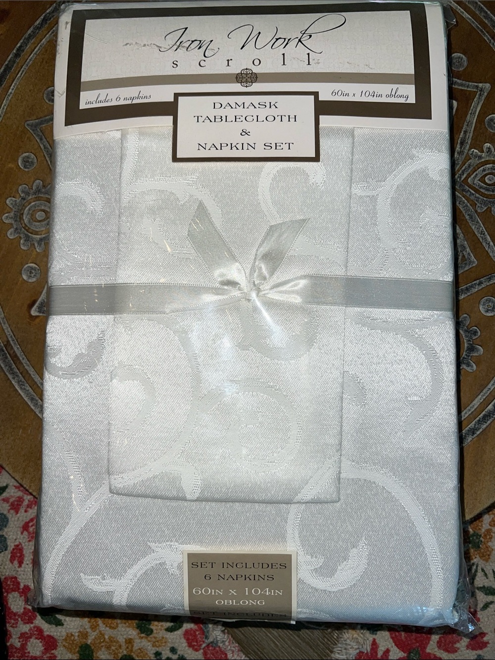 Vintage 60x104 oblong Iron Work Scroll Damask White Tablecloth & 6 Napkin Set.